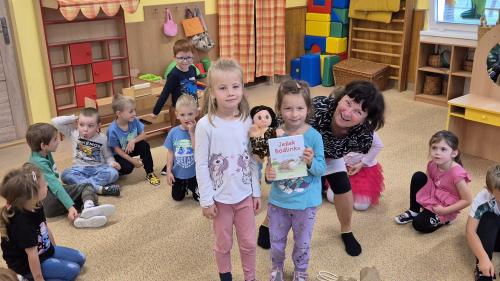 Přišel za námi Človíček